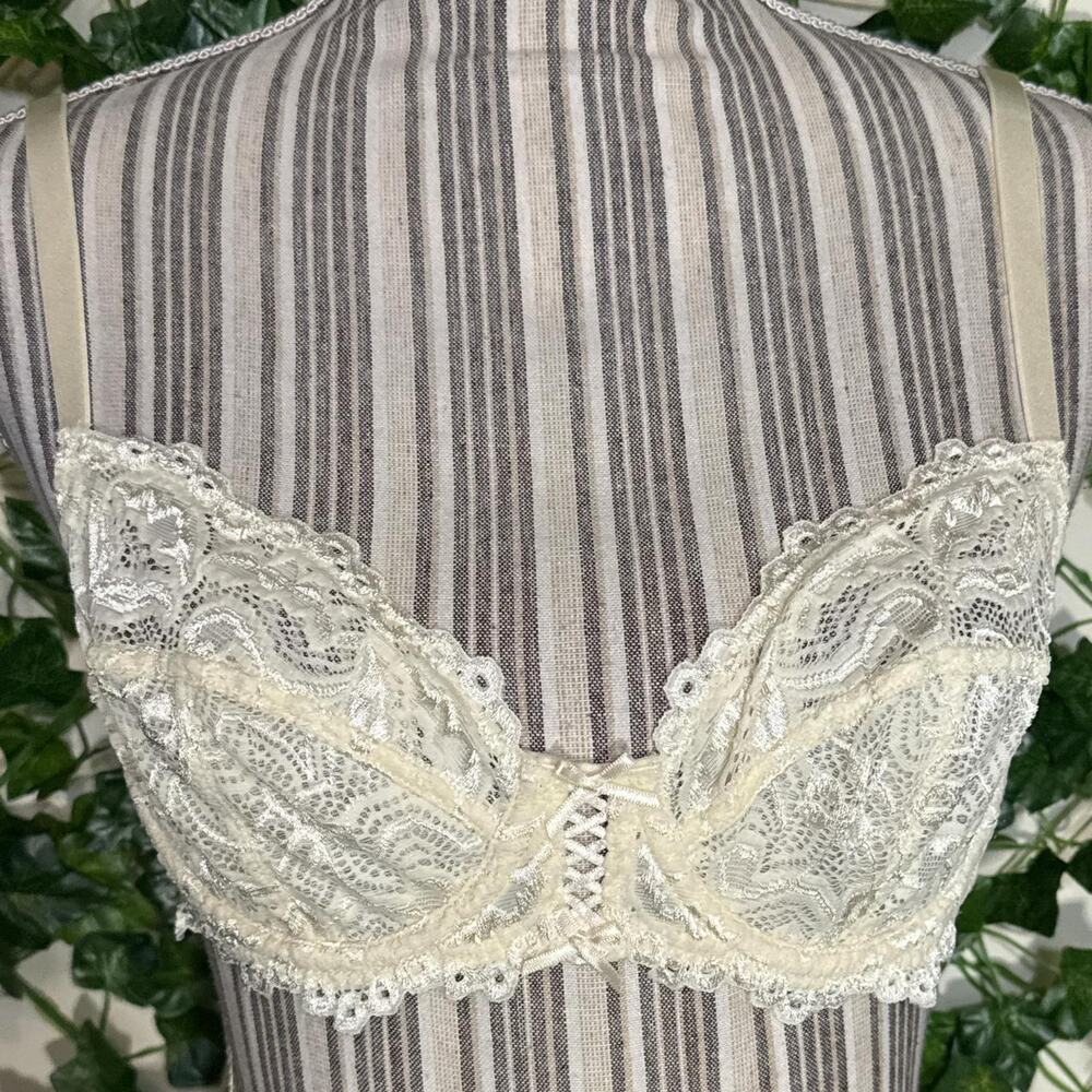 New cream lace corset bra